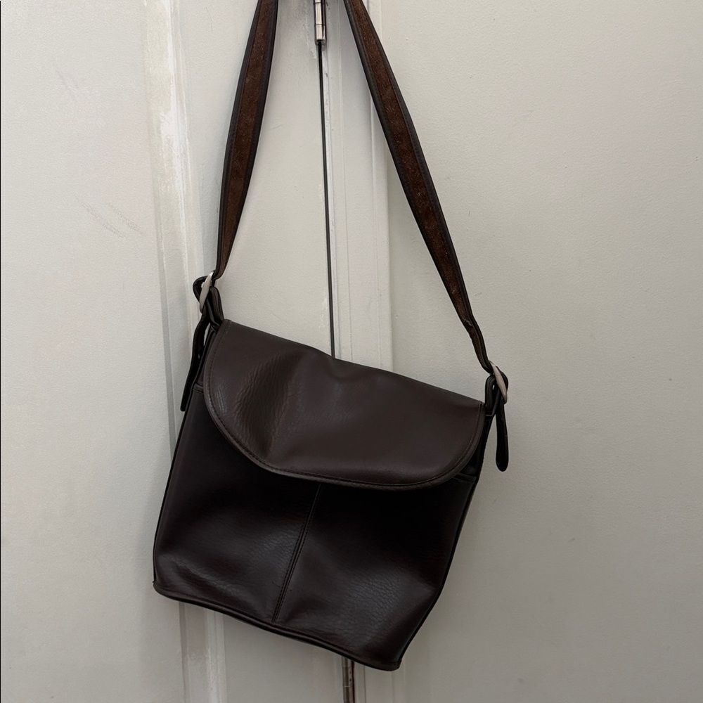 Vintage Coach 90s Whitney Crossbody Bag color brown